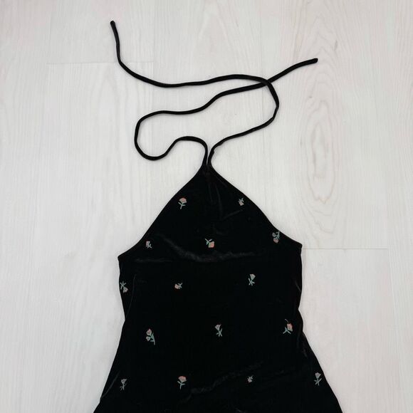 WEWOREWHAT High Neck Flower Dress - Picture 6 of 10